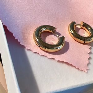 Chunky small hoops